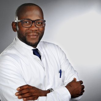 Dr-med-Peter-C-Ambe